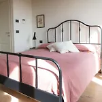 Casa Monre - Spacious 2-bedroom House For Families & Friends *